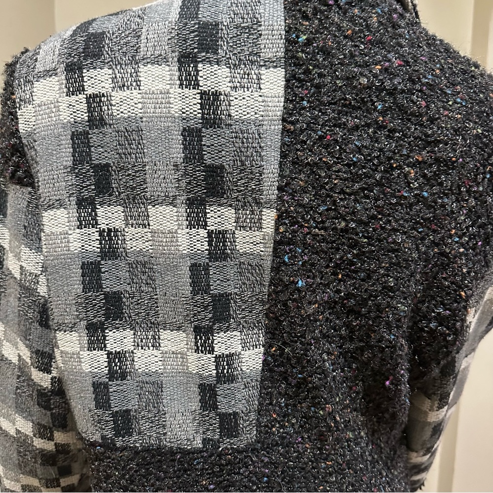 Sacred Thread Coat - Picture 12 of 17